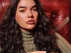 Ергенката Валерия се забърка в сексскандал