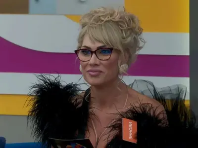 Ивонне лъсна  в сайт за  травестити