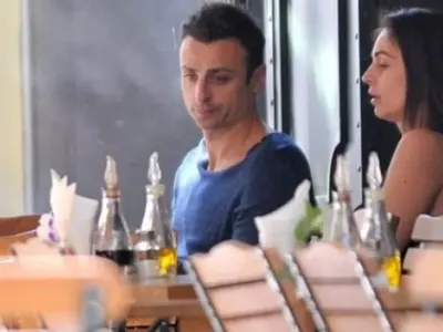 Жената на Бербатов шокира с нова ФАТАЛНА визия. Взеха я за негова любовница (Папарашки снимки)