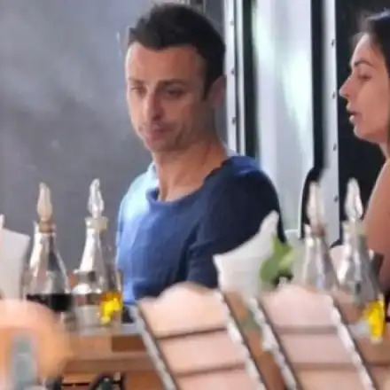 Жената на Бербатов шокира с нова ФАТАЛНА визия. Взеха я за негова любовница (Папарашки снимки)