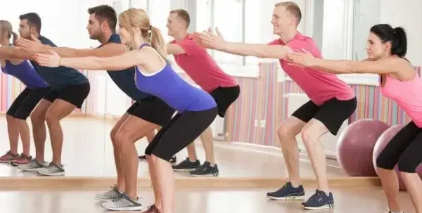 Какво ще се случи с тялото ви, ако клякате по 100 пъти на ден