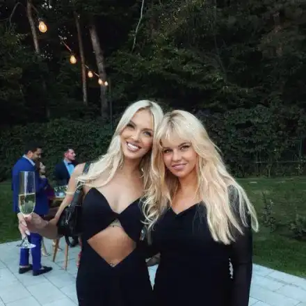 Майката на Натали секси като нея