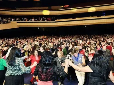 МРЪСЕН НОМЕР: Панайот пак прецака Кичка (Снимки)