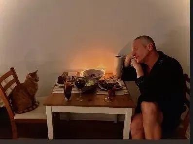 НАТРИ НОСА на Радина: Деян Донков се показа с новата си (ФОТО)