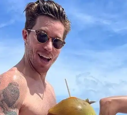 Нина Добрев се сгоди за Шон Уайт, една от големите звезди в сноуборда (Снимки)