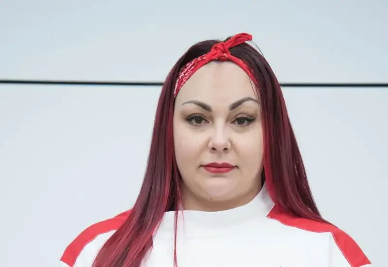 Няма да я познаете!! ИЗРЯЗАХА корема на Вики от Хелс китчън (СНИМКИ)