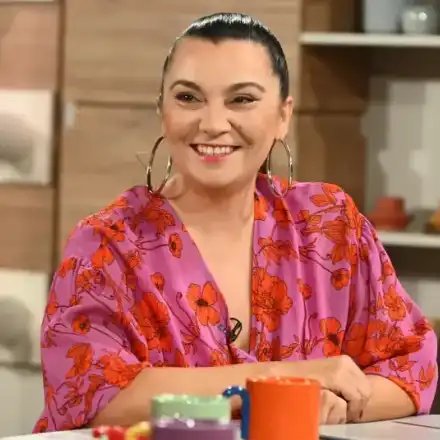 Оля Малинова  от „Преди обед” живее на семейни начала с жена