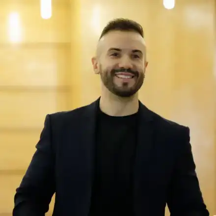 Откраднаха дипломата на Крум