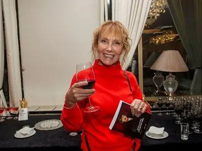 Певицата Богдана Карадочева: Протестите няма нищо да решат