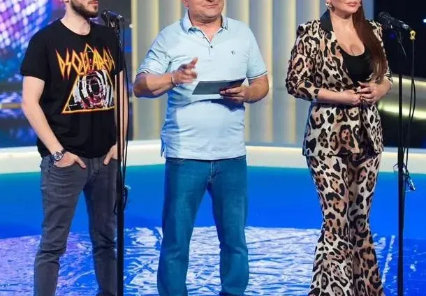 Рачков иска да гали котенцето на Десислава