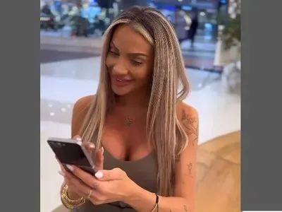 Русата Златка накара Карен да побеснее от ревност! Вижте с кого се награби