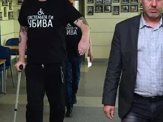 Слави Трифонов вкара бодигарда си в парламента