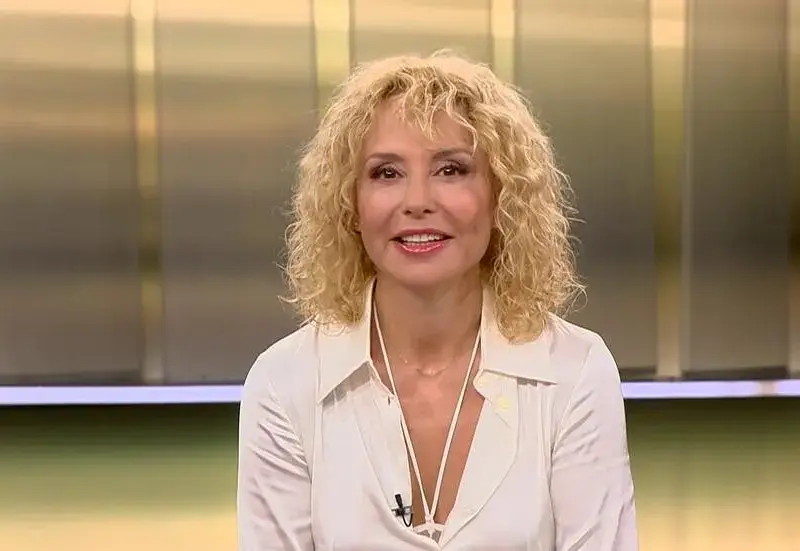 ТОП фигура! Стефания Колева се втали! Вижте я