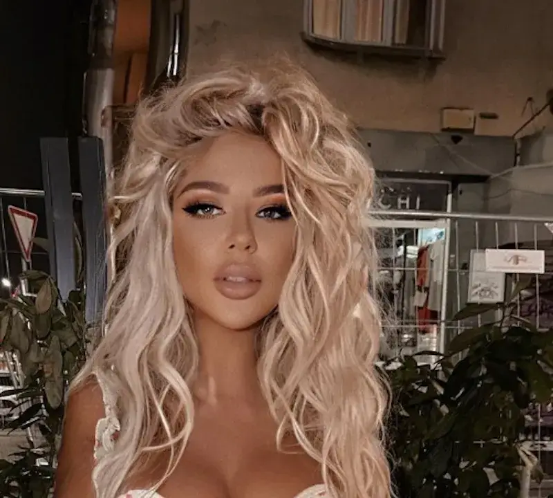 УЖАС! Андреа шашка почти гола и без грим ПАПАРАШКИ СНИМКИ