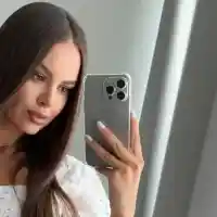 Виктория Капитонова с шофьор и чистачки