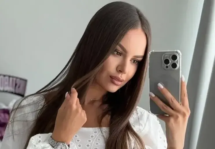 Виктория Капитонова с шофьор и чистачки