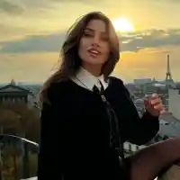 Влюбена до уши! Саня Борисова отлетя за Париж с новия си!