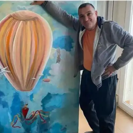 Зуека обяви “Черен петък” за картините си