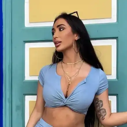 Атижа завива към порно индустрията (Снимки)