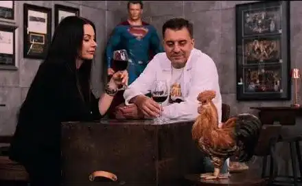 Борис Дали и Джулия с главни роли във „Фабрика за кокошки“