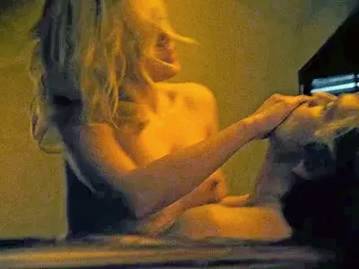 БРУТАЛНО! Вижте как Доналд Тръмп изнасилва Мария Бакалова (Горещи кадри)