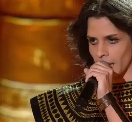 Българския Принс  подхлъзва дъщерята на  Наталия Симеонава