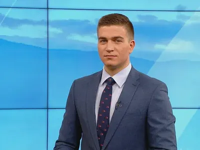 Дамите в БНТ луднали по синеокия Симеон Иванов