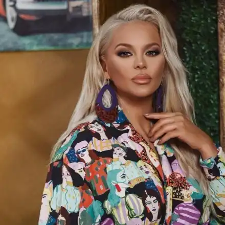 Деси Слава тормозена от баща-пияница