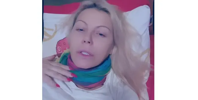 ДРАМА: Камелия загуби гласа си!