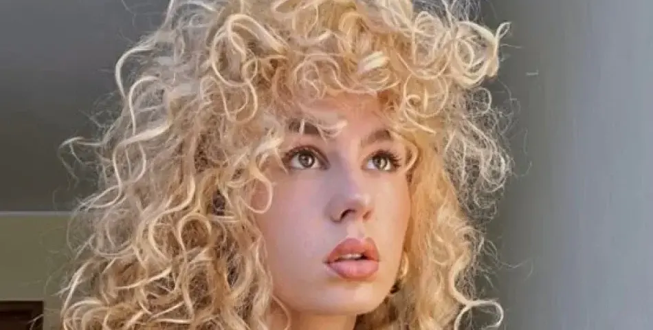 Дъщерята на президента ИЗБУХНА на купон в Народния театър (ВИДЕО)