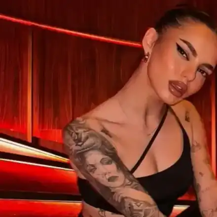 Ергенката Валерия планира сватба с котка