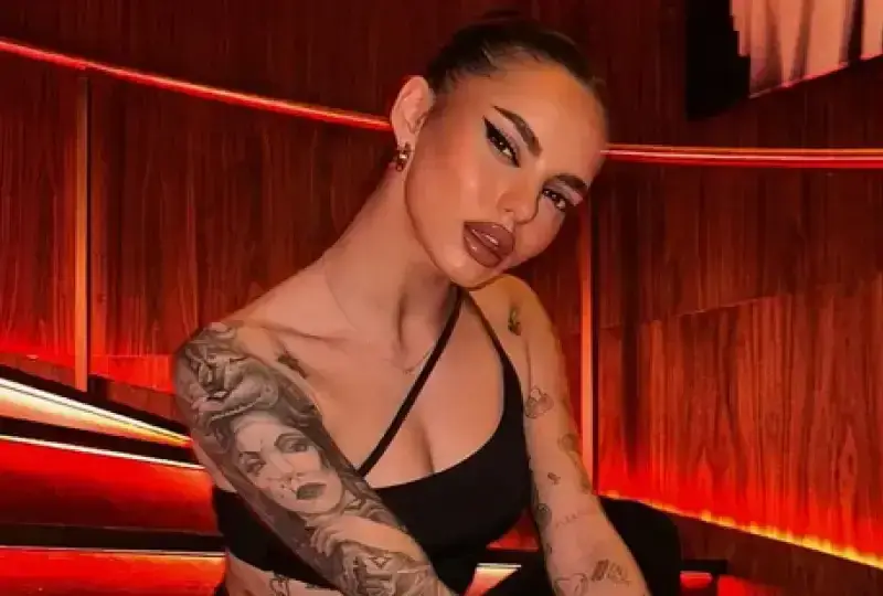 Ергенката Валерия планира сватба с котка