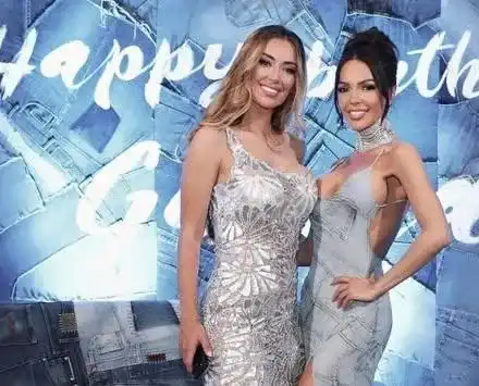 Галена пак пя в дует в зала „Арена 8888“