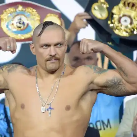 Гараж на шампион: Какви коли притежава Олександър Усик