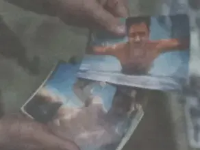 Голите снимки на Башар Асад разсмяха света (ГАЛЕРИЯ)