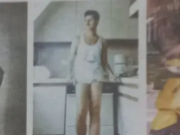 Голите снимки на Башар Асад разсмяха света (ГАЛЕРИЯ)