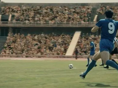 И бодигард на  Васил Божков  играе Гунди в  „Легенда за любовта”