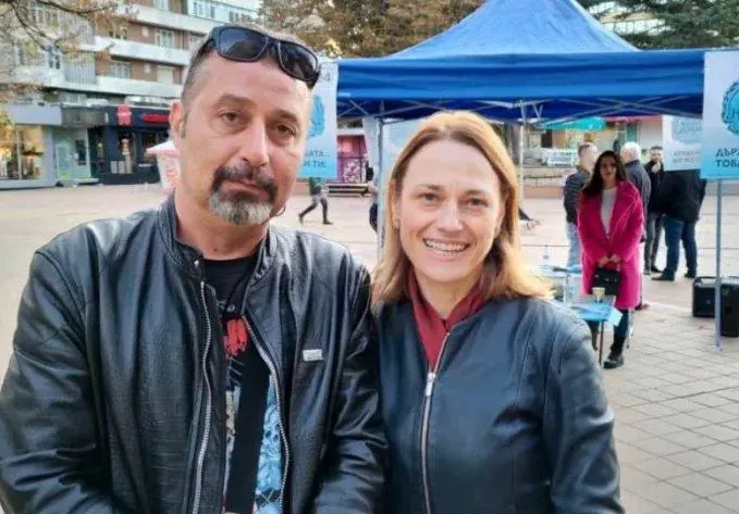 Ива Митева се разведе заради Филип Станев! Грабнал я със скъсаните си дънки и момчешки чар