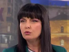 Жени Калканджиева става певица