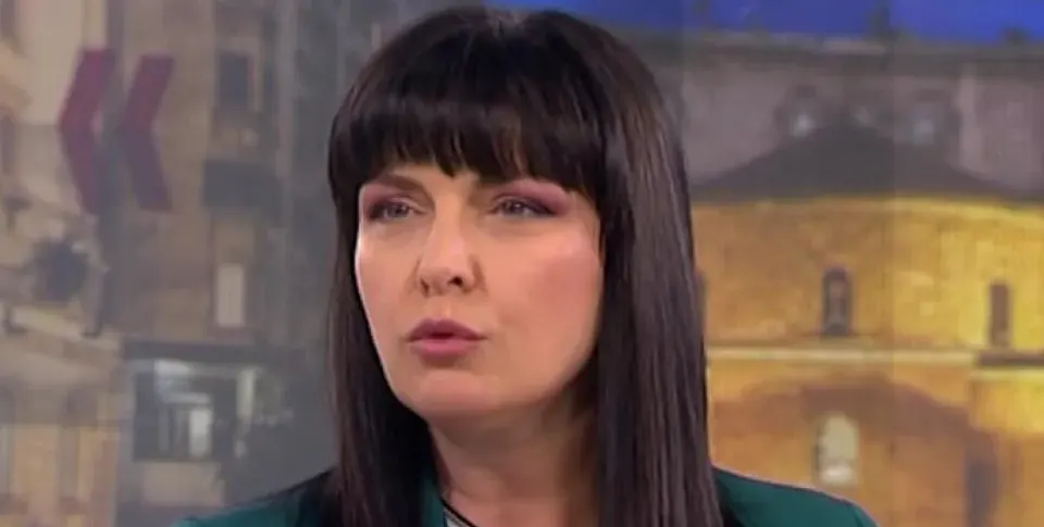 Жени Калканджиева става певица
