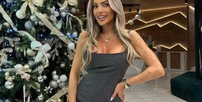 Карен плаче на колене пред Златка! Двамата заедно само за Коледа (СНИМКИ)