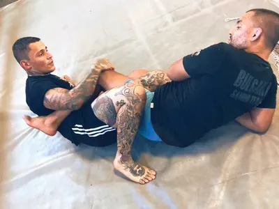 Карлос Насар двойник с брата на  криптокралицата Ружа Игнатова