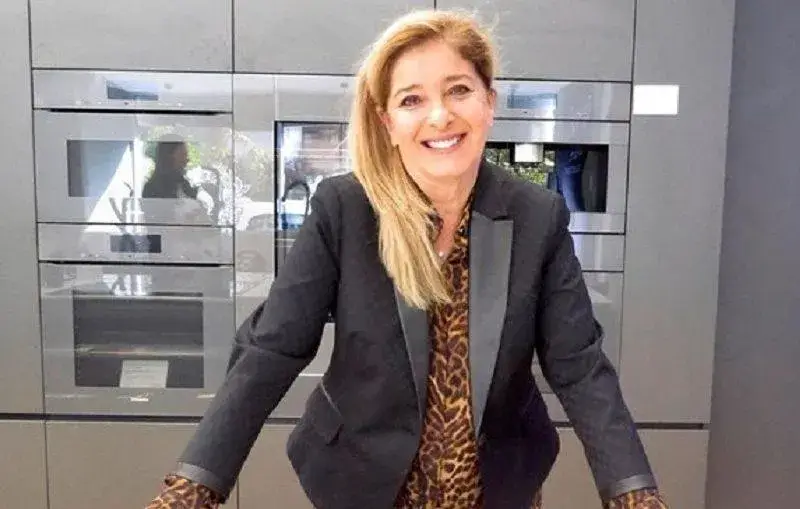 Катето Евро маха бръчките