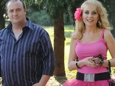 Краси Радков и Стаси  се карат за  разхвърляни дрехи  и мръсни чинии