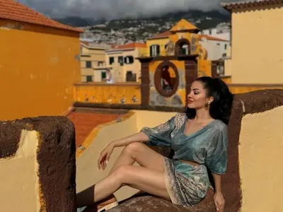 Къде празнуват звездите? Тафкова и Анита Стемпер посрещат Коледа в Истанбул, Кадиев – в Малайзия