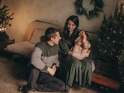 Лена Бориславова тича с чиния спагети, крие се от граждани