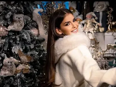 ЛУД СКАНДАЛ със снимки на Анелия! Кой кого окраде?