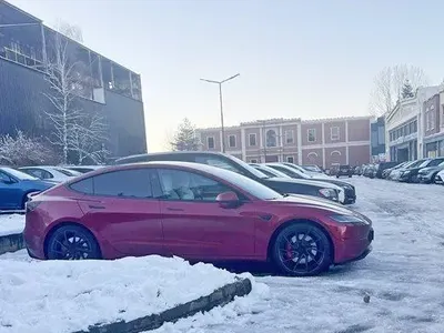 Наум Шопов води семейството на коледно шоу СНИМКИ