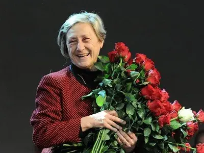 Нешка Робева и Марги Хранова оплакват пенсионерите: 100 лева коледен бонус са НИЩО!