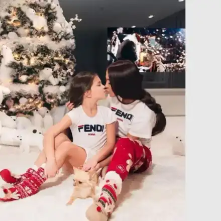 Ни Ло с естествена елха